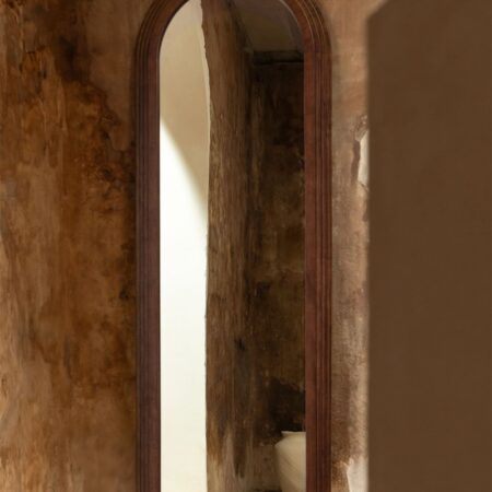 Specchio ovale da parete 50x165 cm in legno di rovere Munar