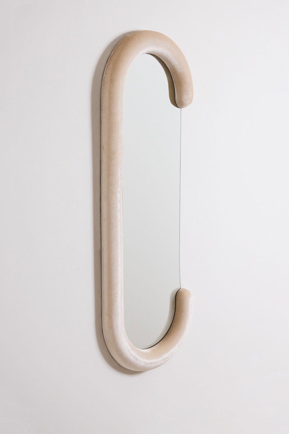 Specchio da parete ovale in velluto Jasnon (60x160 cm)
