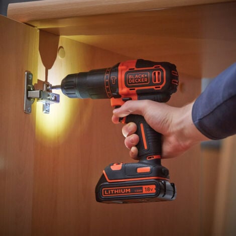 Trapano a percussione a batteria - 18 V - 1,5 Ah - 2 velocità - 104 accessori - Fornito in cassetta portautensili (BDCHD18S1KA-QW)