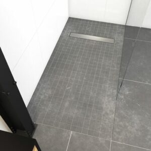 Vassoio doccia con piastrelle 90×160 cm su misura intercouble con pioggia lineare 160 salto