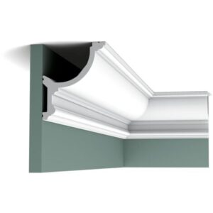 Grande cornice ispirata alla forma dell’uovo C901